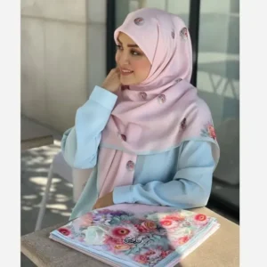 روسری نخ کاستوم طرح تبسم قواره بزرگ 140×140 سیتو صورتی آبی