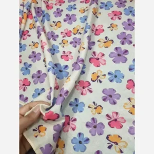 روسری نخ کاستوم طرح گل کاغذی قواره بزرگ 140×140 دور چرخ دوز کرم شیری