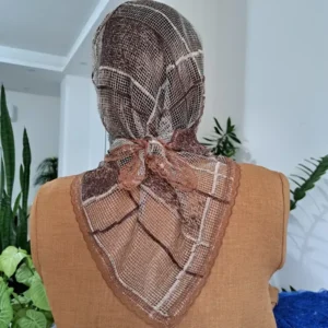 مینی اسکارف سه گوش گیپور کرم قهوه ای ابعاد 70 در 70 سانتی متر
