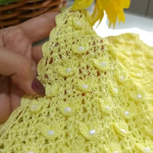 بلوز زنانه دستبفت ابریشمی منجق دوزی شده رنگ زرد آستین کوتاه یقه هفت مجلسی